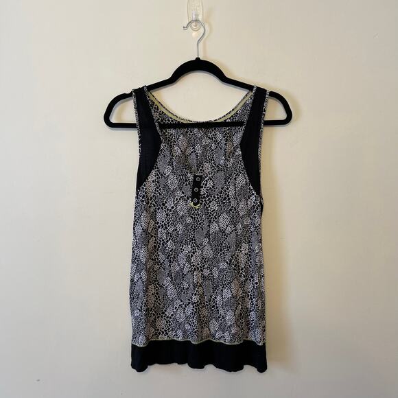 (2) Dillards Pajamas M shorts / S top AOP black white giraffe animal print - Picture 2 of 15